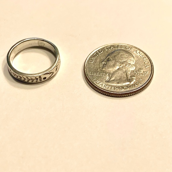 Vintage Native Hand Stamped Sterling Silver Band Ring - Picture 2 of 6